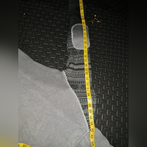 Rare limited edition lululemon sweater - Picture 12 of 12